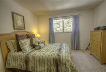 RedAwning Wildwood Avenue Apartment